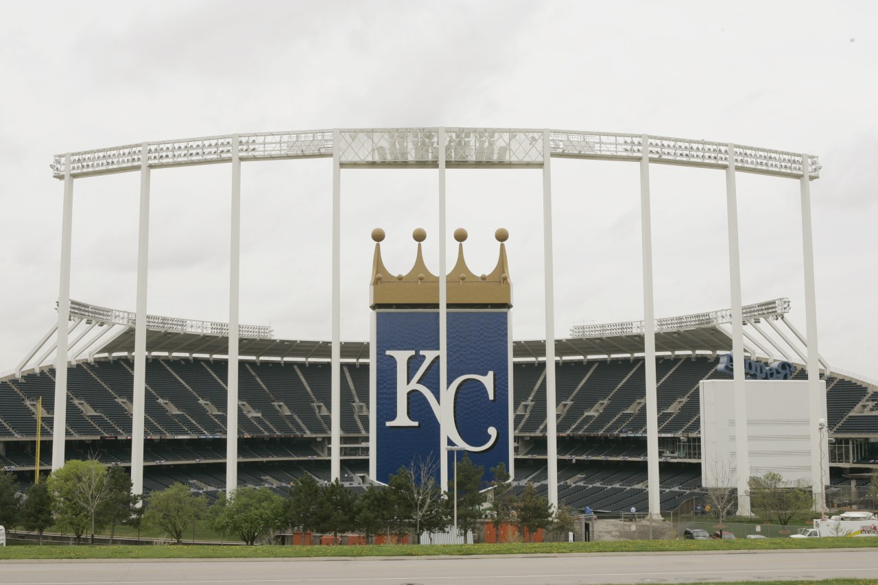 Kansas City Royals reach contract deal with workers union