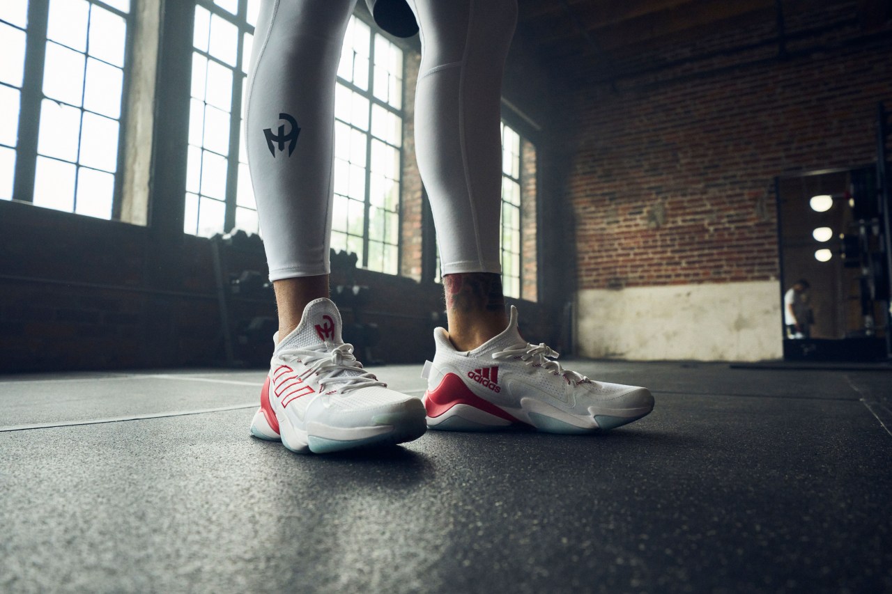 Patrick Mahomes debuts new colorway for Adidas shoe line