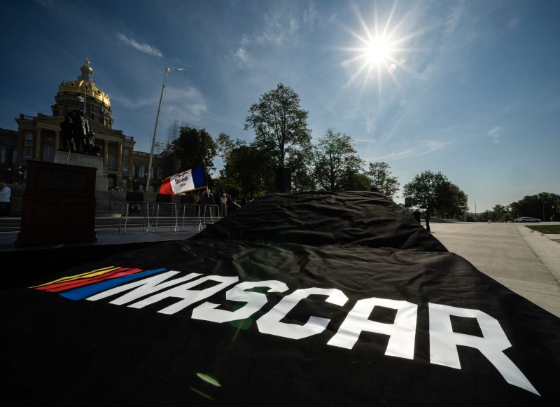 NASCAR reaches $7.7B streaming, network deal