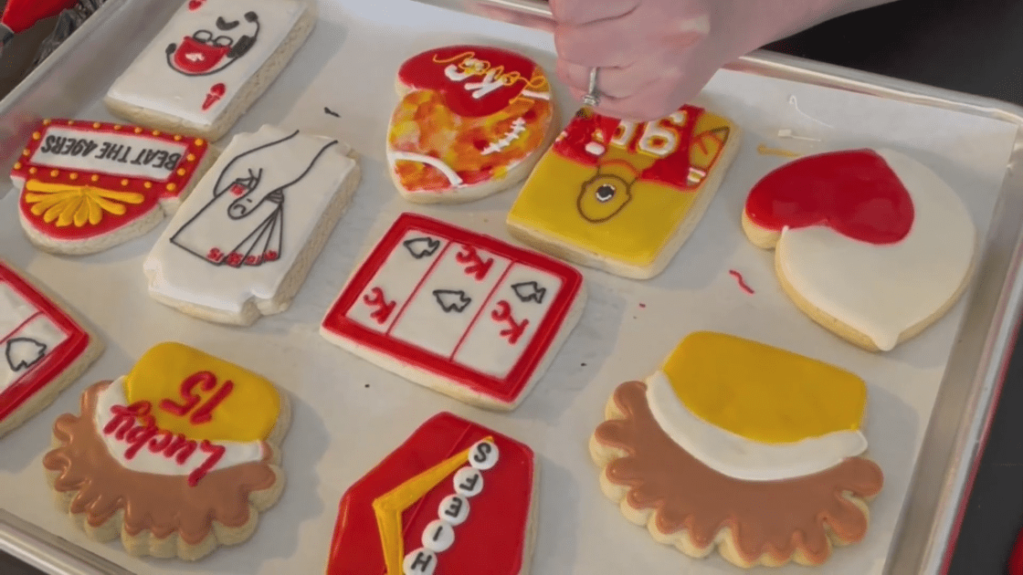 Kansas City couple seeing big business with Chiefs cookies