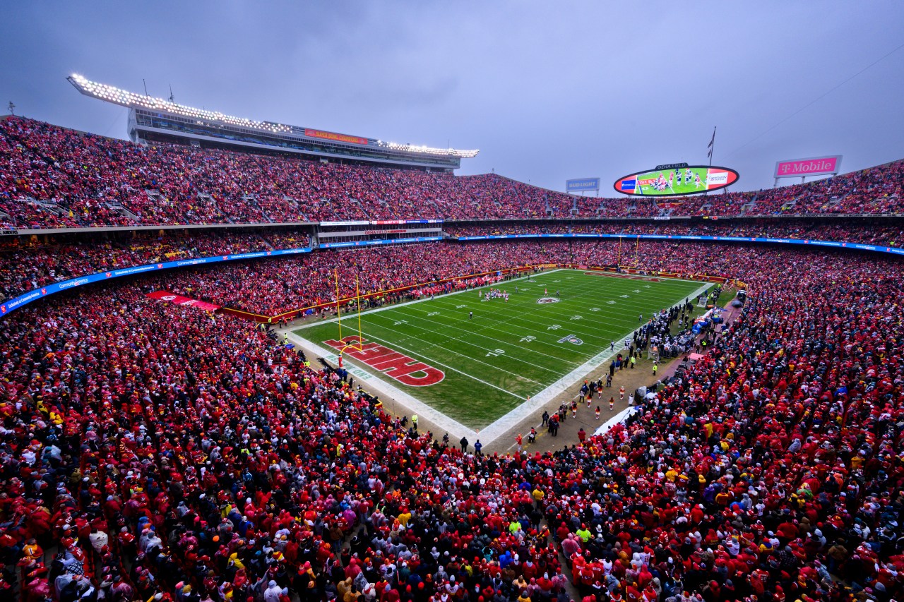 Chiefs lead to nearly $1B in economic impact in Kansas City